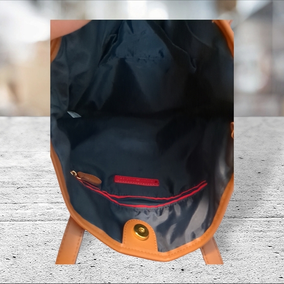 Tommy Hilfiger tote/purse/bag. - Picture 9 of 14